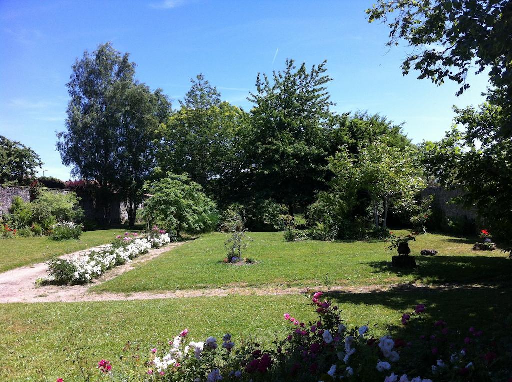 Le Clos De La Muse Saint-Junien Esterno foto