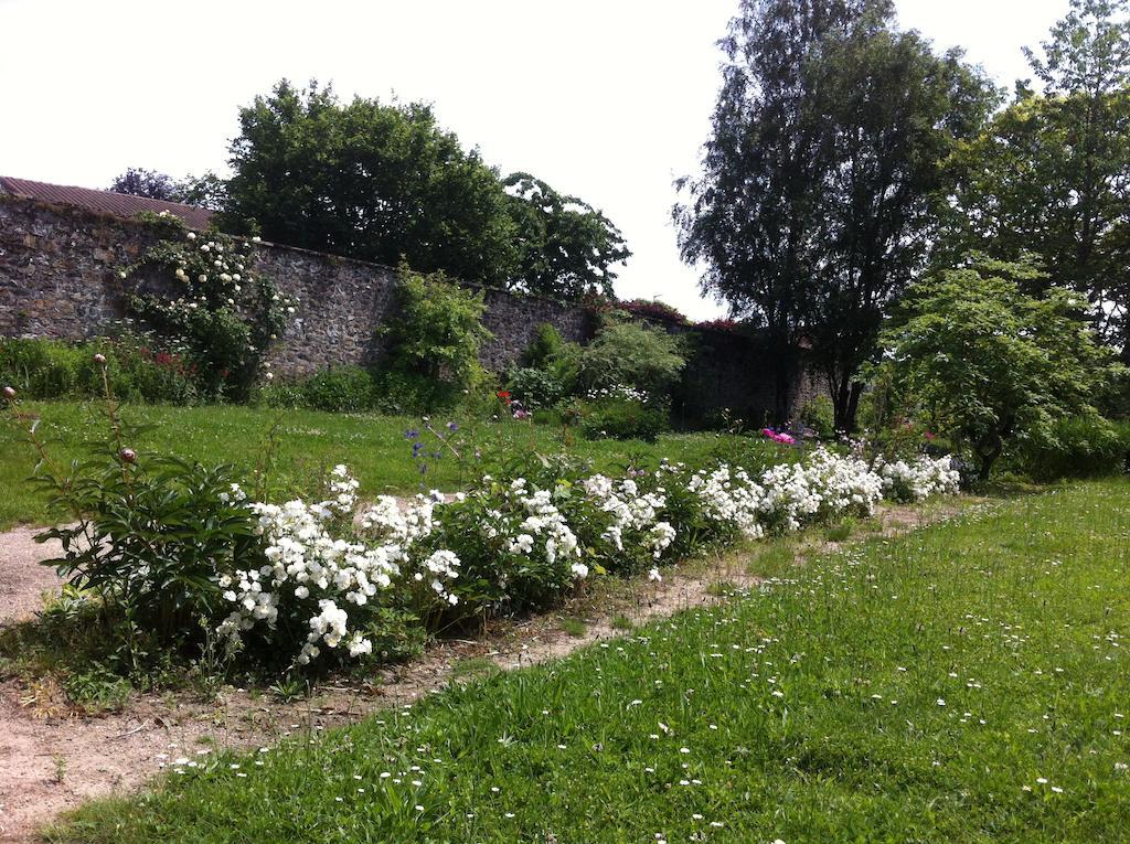 Le Clos De La Muse Saint-Junien Esterno foto