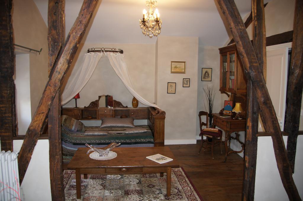 Le Clos De La Muse Saint-Junien Esterno foto