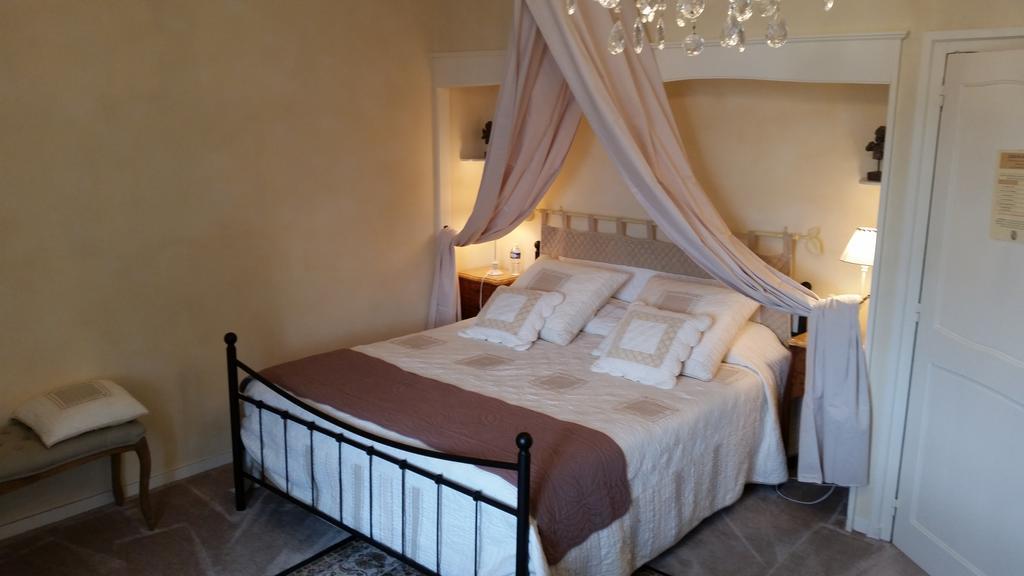 Le Clos De La Muse Saint-Junien Esterno foto